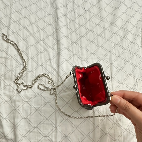 NWOT Hearts embroidery coin purse with crossbody chain. Handmade item. - Picture 4 of 4